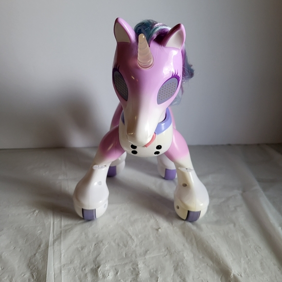 zoomers Toys Zoomer Enchanted Unicorn Pony Interactive Horse Lights